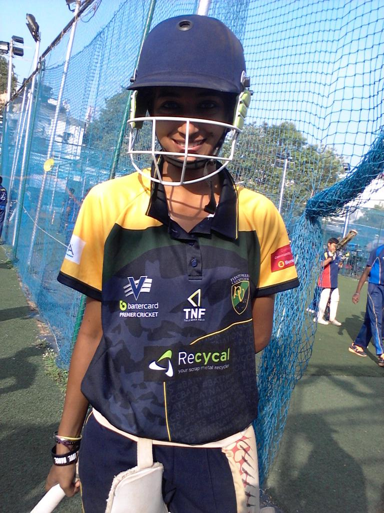 AndrewWaltonx's tweet photo. Going global @Kirsty270694 with #KIOC Bangalore spreading awareness #womenscricket @cricketkioc #lambfans http://t.co/pTSAtVXPWO