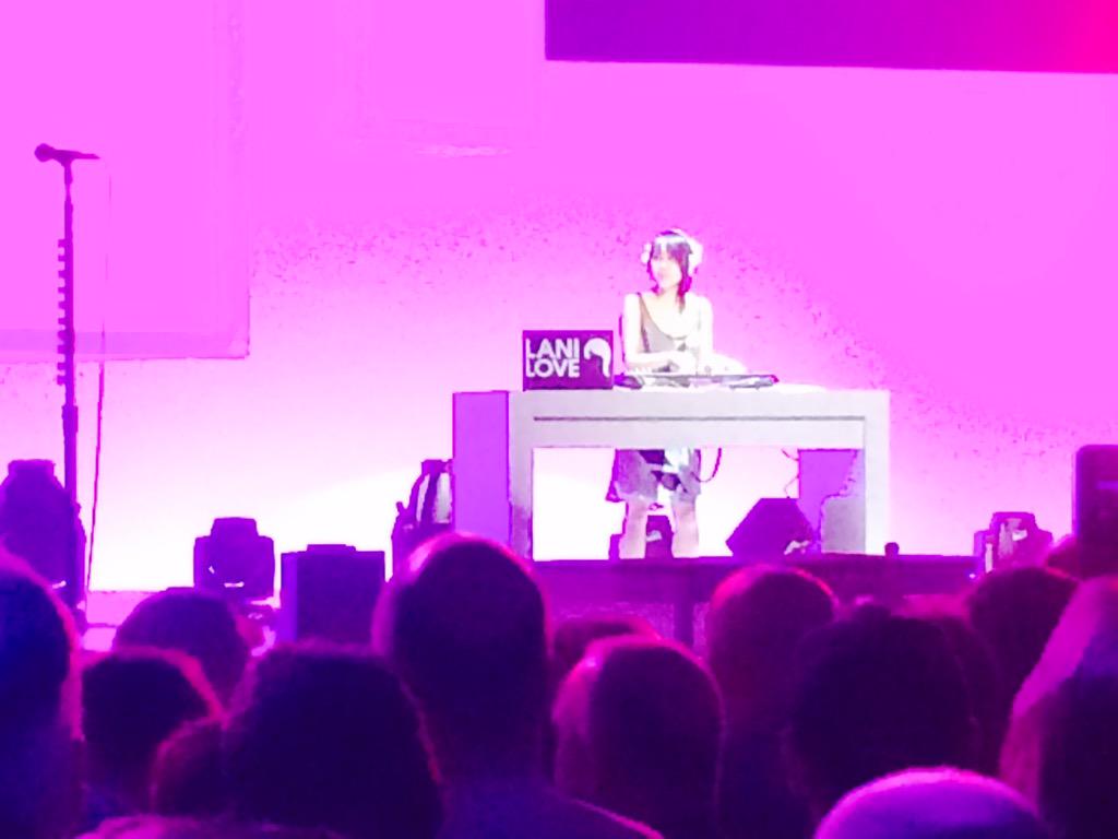Robert67009472's tweet photo. #MSIgnite Best DJ tonite @chicago http://t.co/5rCSayxKOe