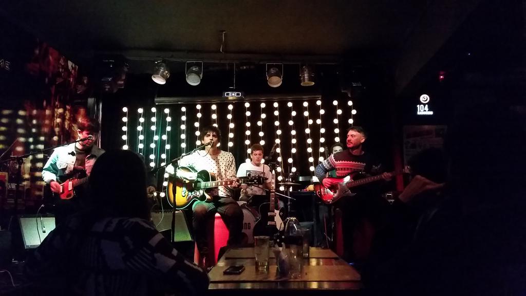 BOOMERANG_BANDA's tweet photo. #ahora #premiere #cicloacustico @HendrixMusicBar @bizarrouruguay @Levis_UY #LiveInLevis #LiveInLevisUY http://t.co/syDmFQVeSg