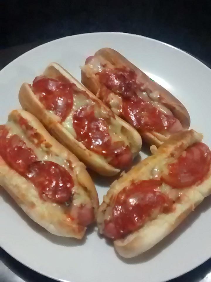 Almillita's tweet image. Dios Bendiga los Pizza Dogs!!! #Pizza #HotDog #PizzaDogs