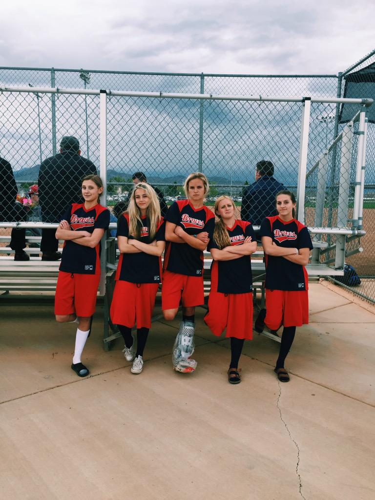 SparksReagen's tweet photo. #dingerqueens http://t.co/mtKLTC9tyB