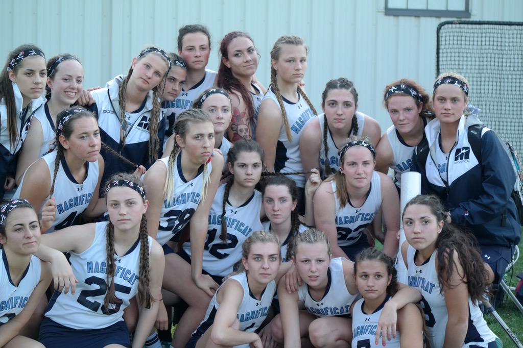 DESSH3R's tweet photo. #sheabutterattack “@emmashirleyy: deez riff raff braidZ #wedoitforyou MAGZ lax squad #winningforYOU http://t.co/Psa1iCuKgv”