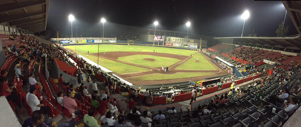 ParaComentarse's tweet photo. CONCLUYE el Juego y el Águila Barre a @guerrerosoax Gana 1-2 @RojosdelAguila @paracomentarse http://t.co/8FJnM71V7e http://t.co/2V21PlrQIL