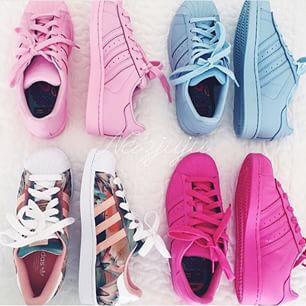 PostbadEVR's tweet photo. Adidas x Superstar x Supercolor x Pharrel Williams 😍😍🔥💯🚀👌🏾 #PostBadShoes http://t.co/gDlaT8TLnW
