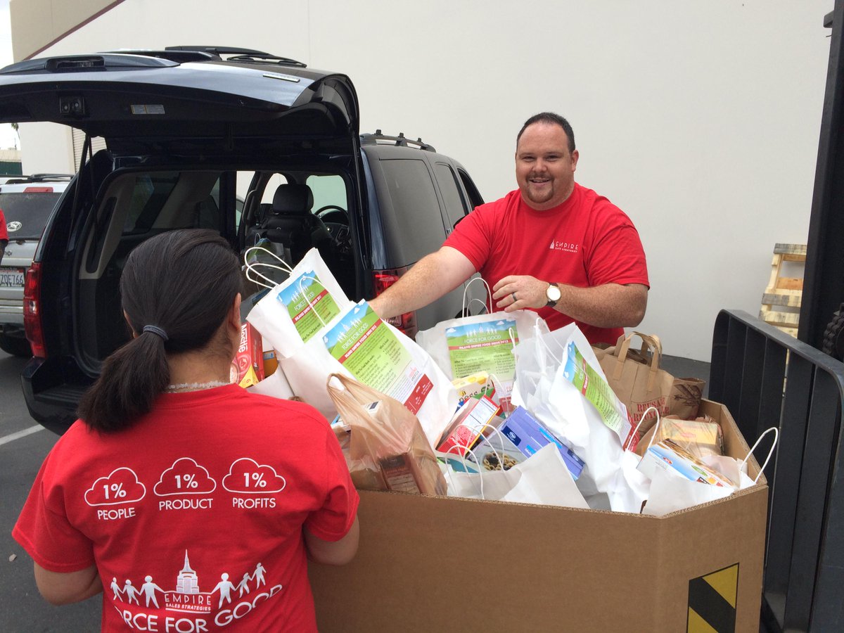 EmpireForSales's tweet photo. Success! We collected 1400+ lbs. of food &amp; cash contributions for our food drive. Thanks to all who donated! http://t.co/aQLbte1MGe
