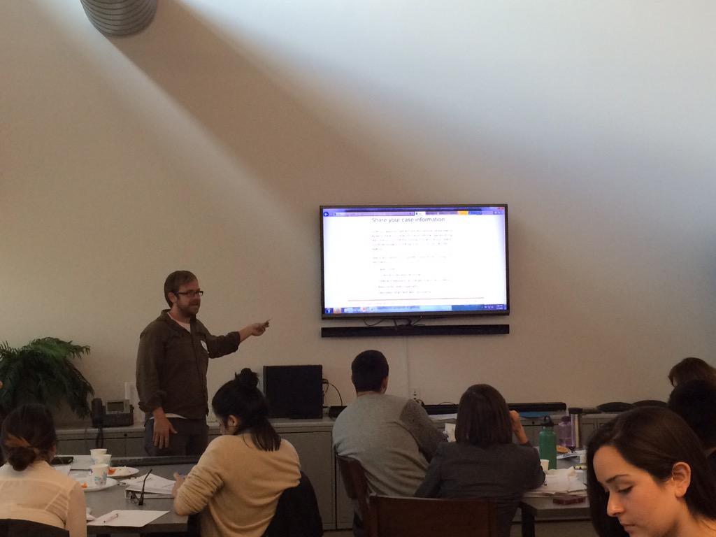 Domitila_S's tweet photo. @allafarce @codeforamerica schooling us on #cleanassist during @SFMFoodBank #calfresh training #calfreshactionmonth http://t.co/v5EcLUzG8Y