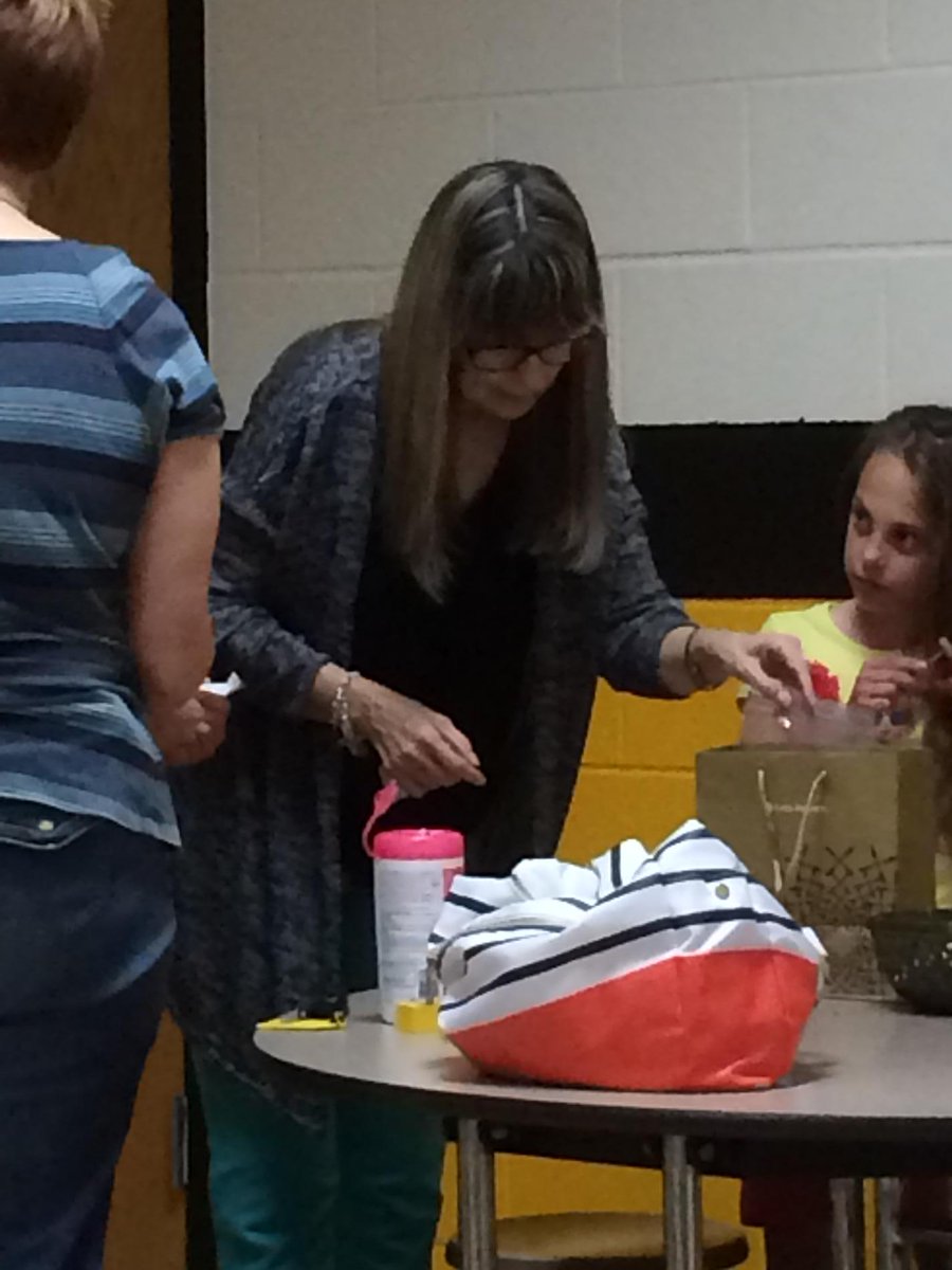 JenTimmerding's tweet photo. #lovethislady #ment2Be @PMcPeake1 @StephensElem http://t.co/ptg3txQPx2