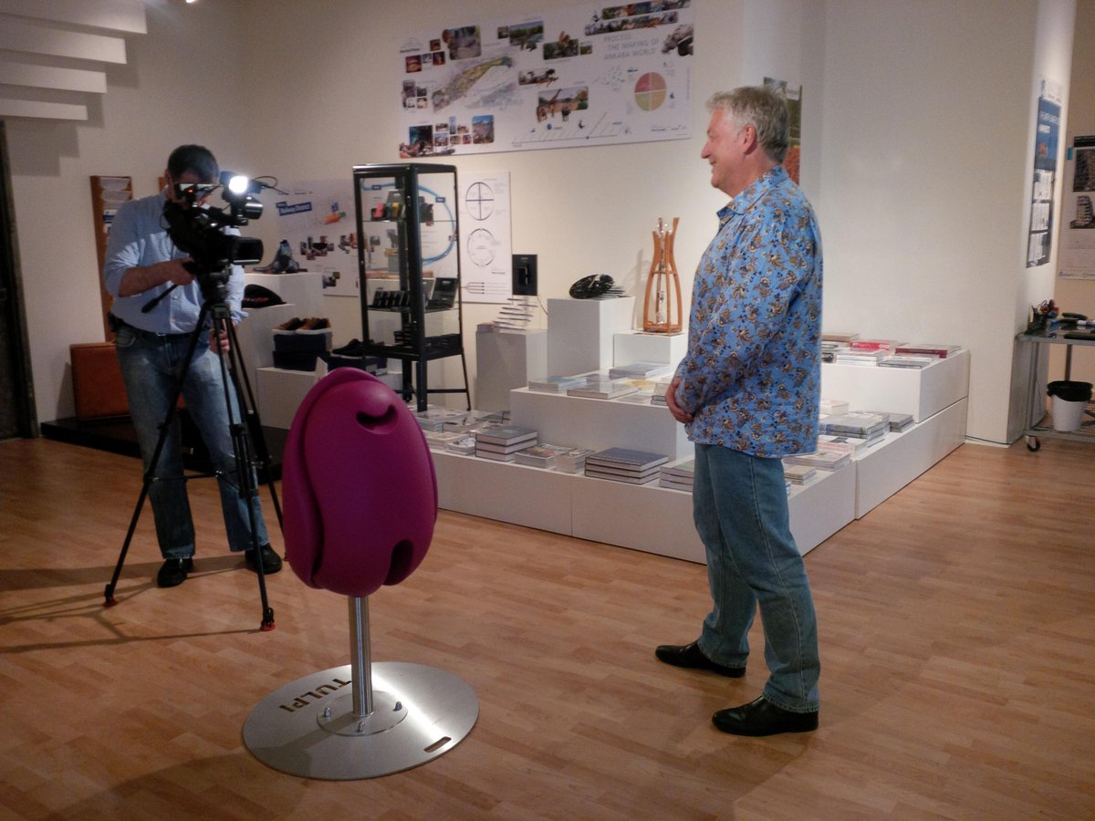 DudocVancouver's tweet photo. @STVNetwork is recording an interview about Dutch Innovative techniques @DudocVancouver http://t.co/3PtnwQdVCS