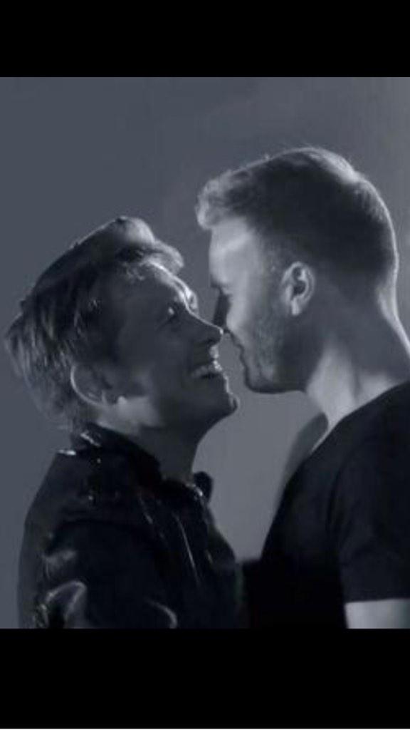 dirtytakethat's tweet photo. *imagine* Barlowen... Oh wait..!! http://t.co/0OLPQjoheM