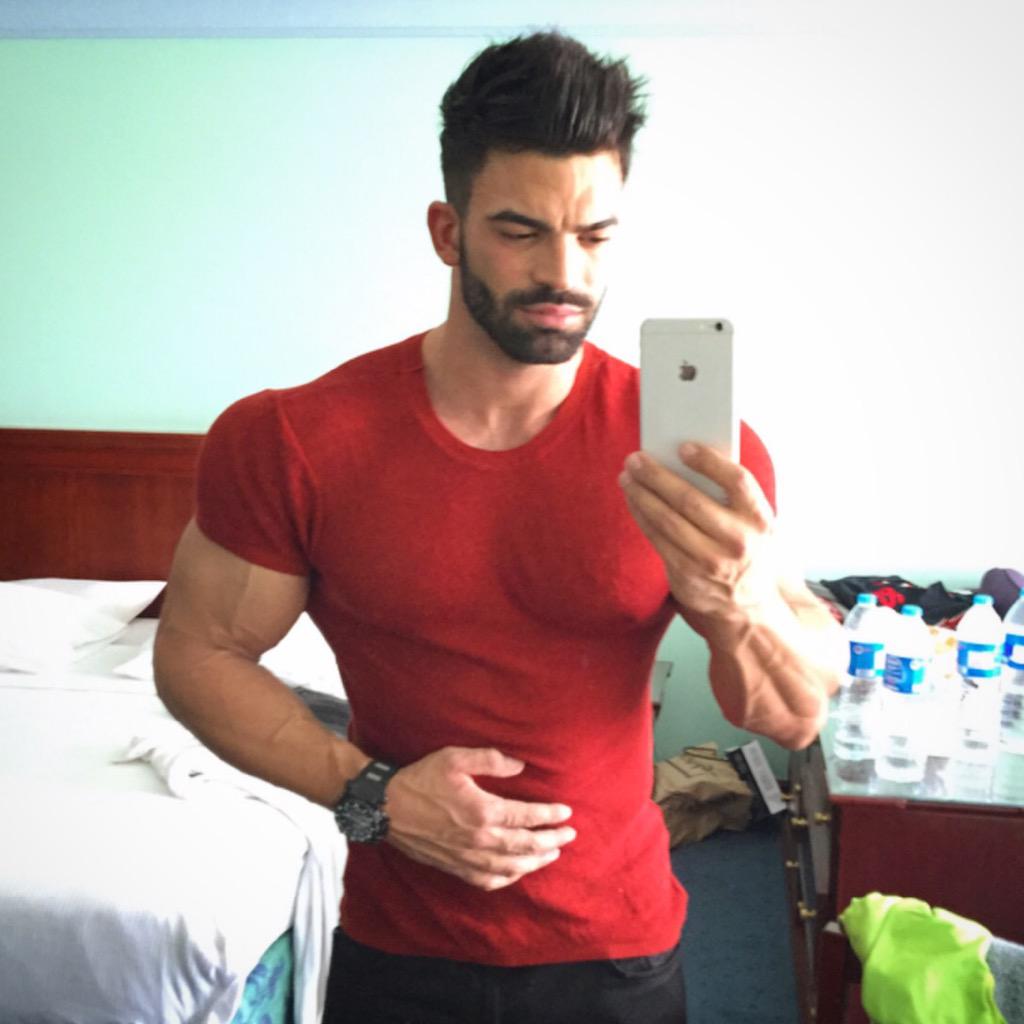 Sergiconstance's tweet photo. Ready for today recording the finals of #theshow episode 1 &amp; 2 🎥 
#BeLegend #theshow http://t.co/56iNZFi2i6