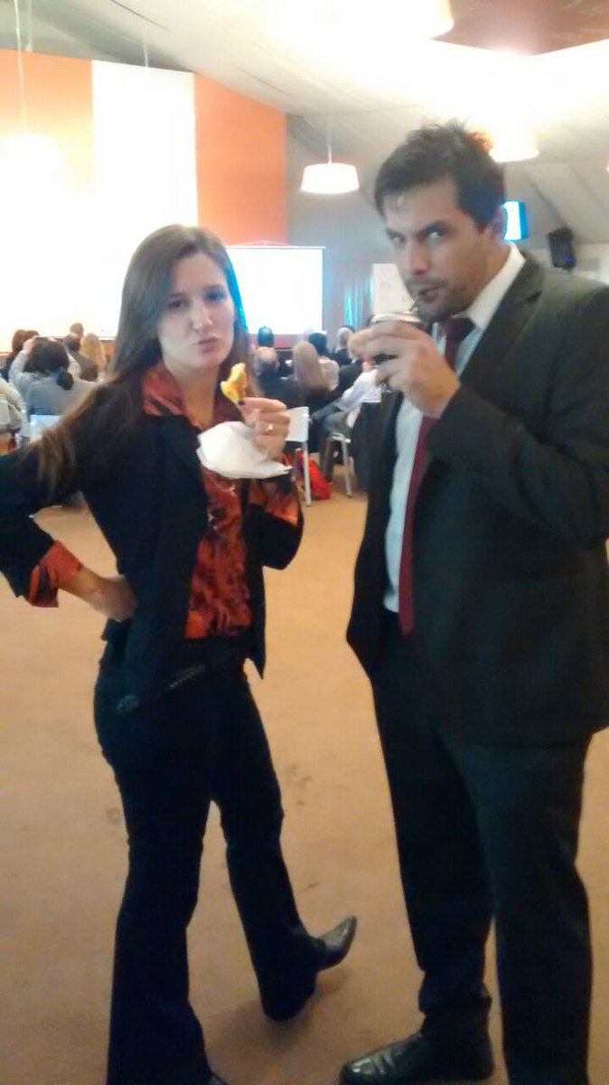 gmarlp's tweet photo. Este equipo si que, labura???  @LourdesFournau @RodrigoPedrilli http://t.co/bRrR3TI1pm