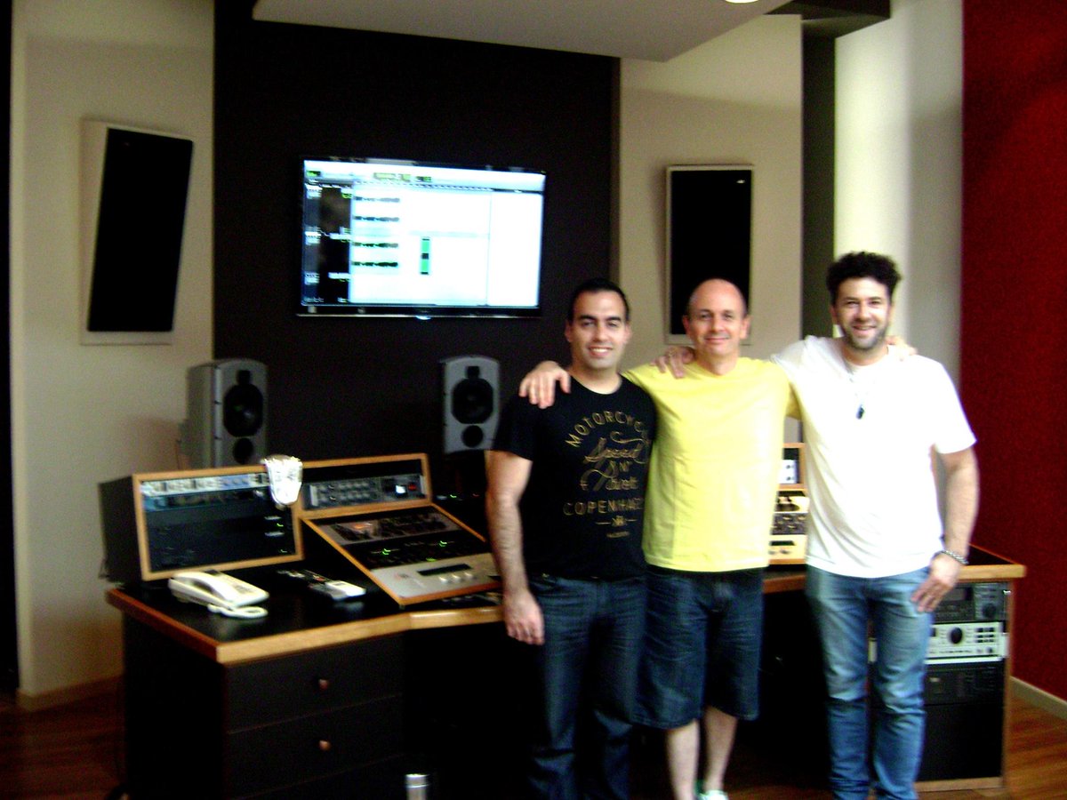 Mastering de Madre Computadora REMIX con Andres Mayo y Palo Pandolfo.