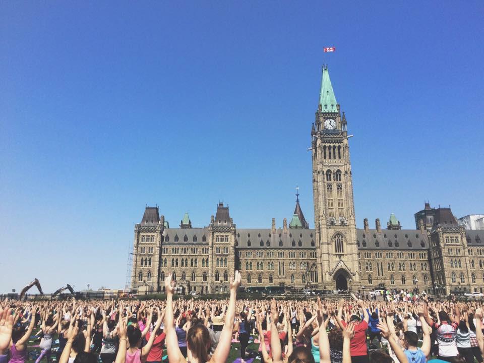 lululemon's tweet photo. It's a sign of summer for our #Ottawa community- #PHyoga kicked off yesterday! Join us every Wednesday at noon. http://t.co/9neVpSy64c