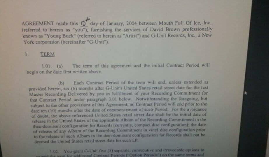 IAMHOLYHOLLY's tweet photo. "@youngbuck: 
Bro i have your contract from 2004 
With g unit I'm trying to give it back... no TMZ hmu http://t.co/Rw8mOfhLUy