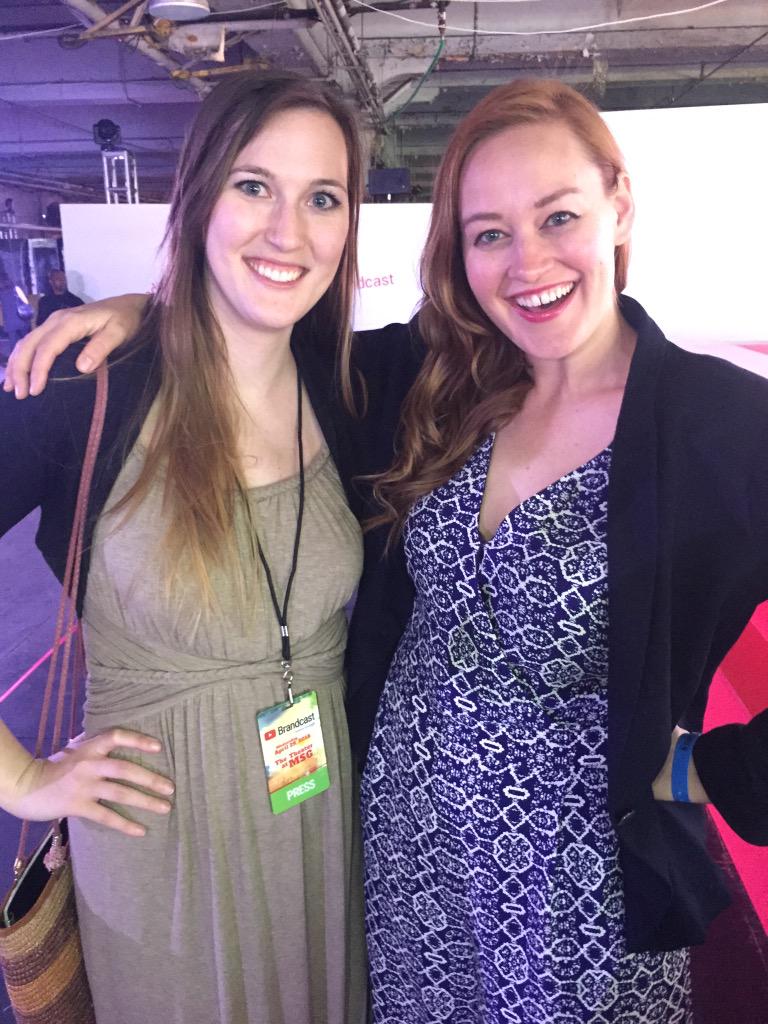MandySoDandyX's tweet photo. When you tweet about wanting to be BFF's with @mametown and your actual BFF @GinnyVandeWall sends you this!! http://t.co/zklj48pLdZ