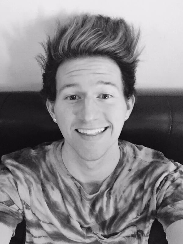 It's so gloomy today but I can't stop smiling. I hope you are too, you deserve it.