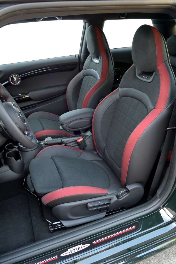 EngineStars's tweet photo. Nueva versión #JCW2015 del @MINIEspana
http://t.co/kqxnKGl9Nn @BorjaHormigos @MINI http://t.co/XHYAiSPZH1