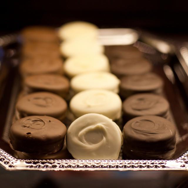 PowellsSweetShoppe tweet media