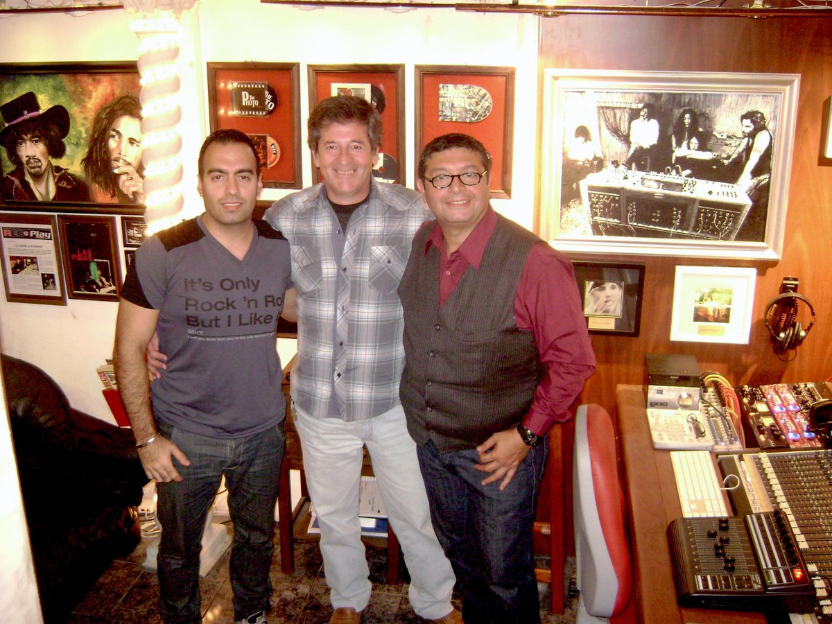 Terminando la mezcla del disco de Aires de Abril.