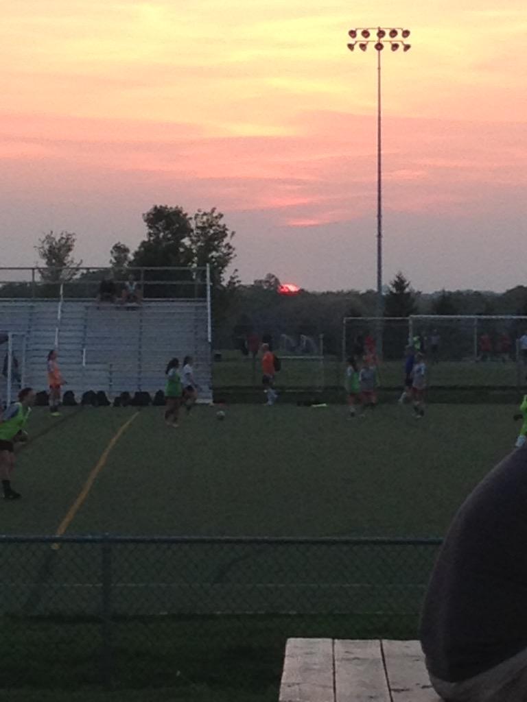 PADA_CCU's tweet photo. The sun has gone down but the draft is still going #CCUSL #daylight http://t.co/qKKjo2nu7Y