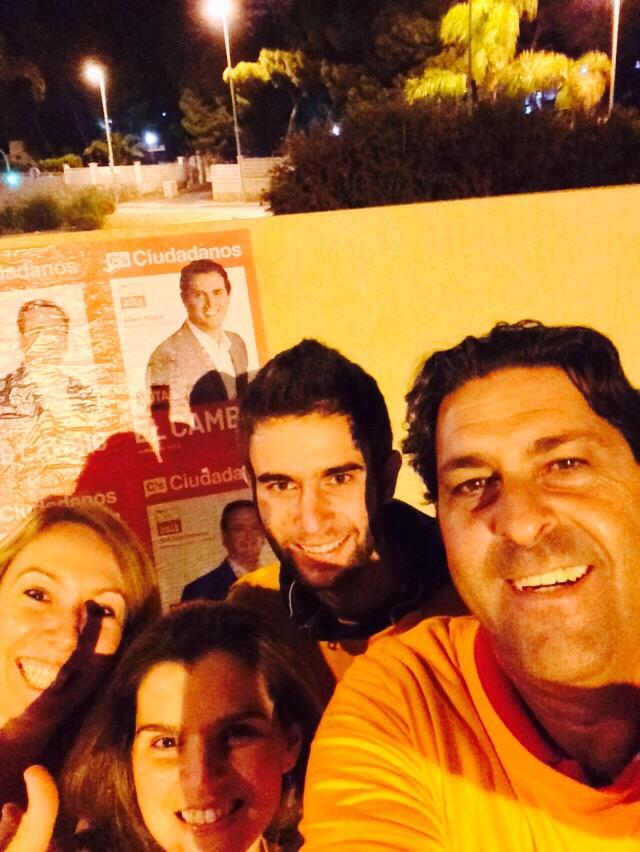 manresab's tweet photo. Mas fotos d mis compañeros d agrupacion @Cs_Alicante @CifuentesCs @emilio_argueso http://t.co/aNEWpV64bp