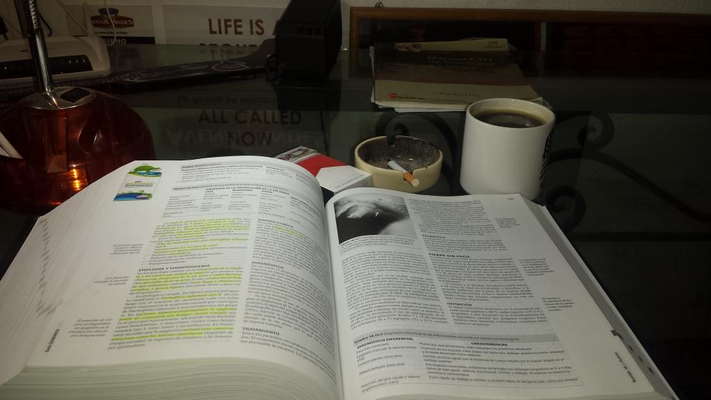 aLechikadhuMo's tweet photo. Noche perfecta http://t.co/NdDQkgpxhS