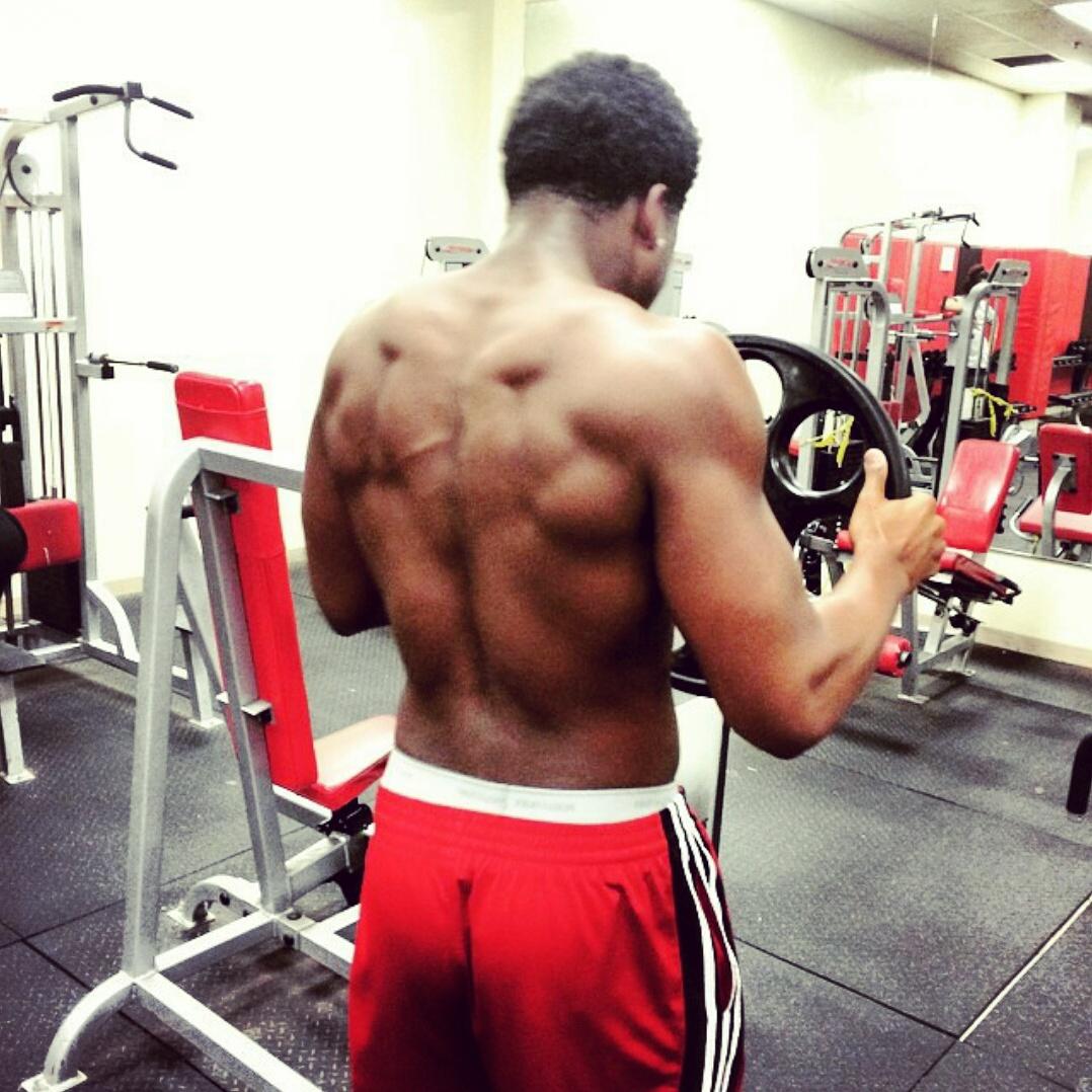 cmiii_'s tweet image. I Grind In Silence. I Must Be Prepared. I'm Getting Ready To Live A Dream💛💜. #GoPirates #TuffTraining