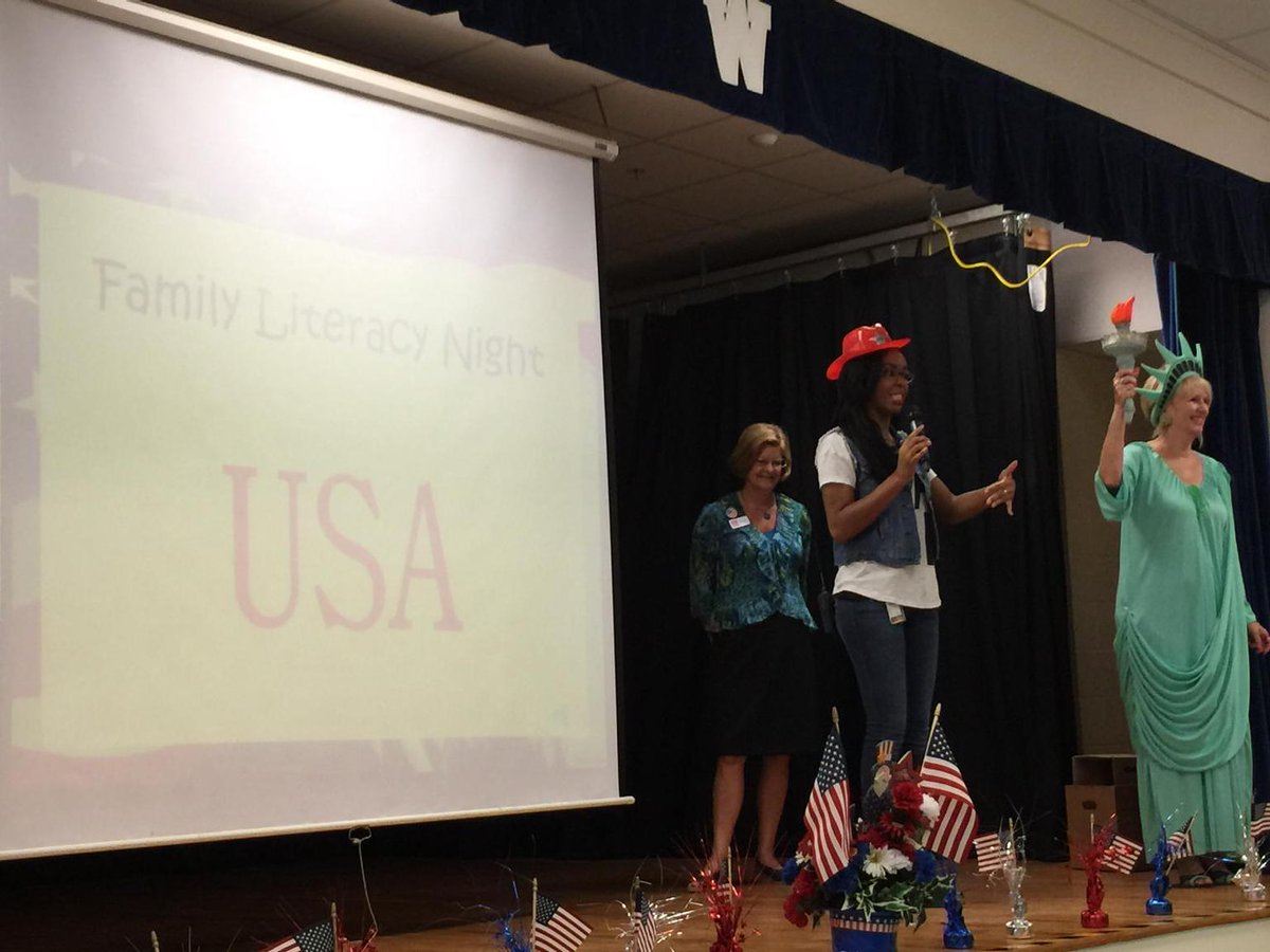 Walterw06's tweet photo. Literacy Nights at Westside Elementary. This month's country of celebration was the "good old USA." #EDUJustice15 http://t.co/Hug37Sh31V