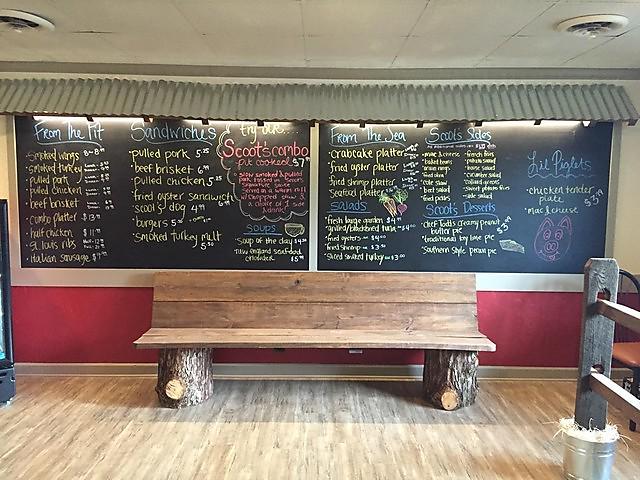 Daily_Press's tweet photo. .@BbqScoot in Gloucester Point is attracting crowds after 'quiet' opening
http://t.co/EgXm79LWN1 http://t.co/byCxzAfn36