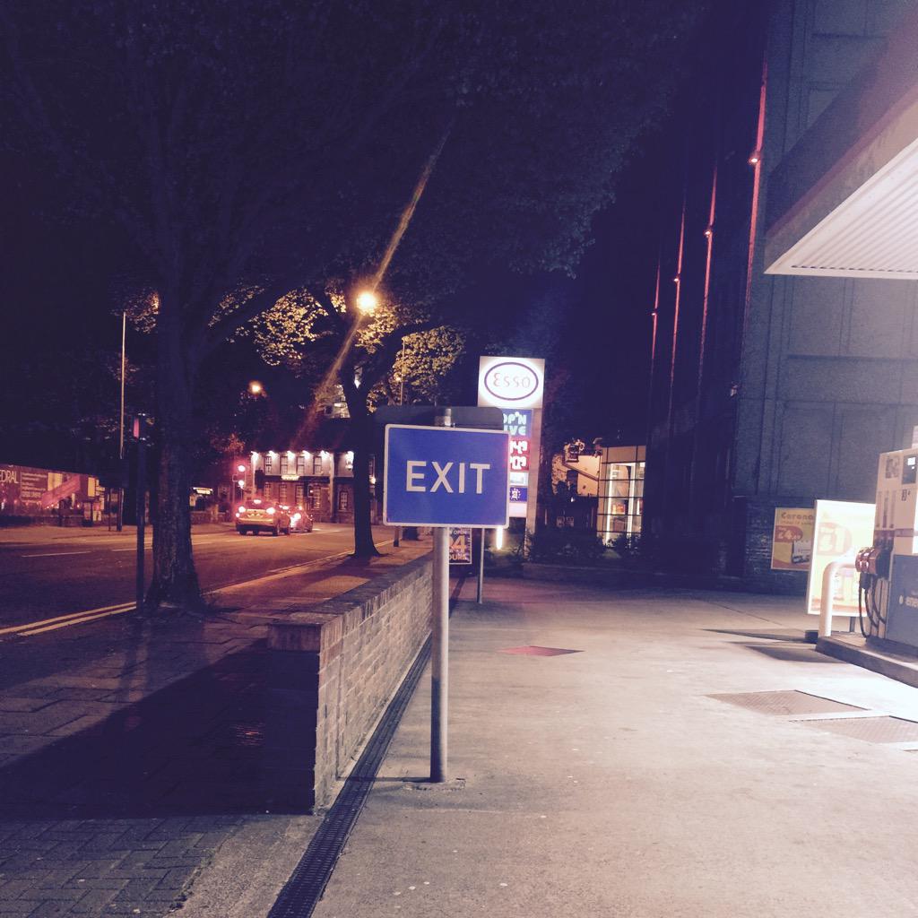 Watching the <a href="/Channel4/">Channel 4</a> #AltElection ...we saw the exit poll earlier!!! <a href="/UndersoundUK/">Gareth Evans</a>  #Election2015