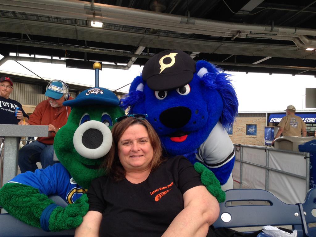 Bruce_Kostal's tweet photo. @OMAStormChasers Let's go Storm Chasers!! http://t.co/kcRMonOu0Q