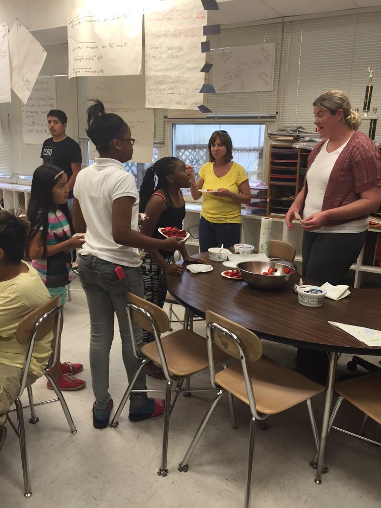 WagnerTonya's tweet photo. More pics from Family Literacy Night. #mssrocks http://t.co/jb5seXHVg2