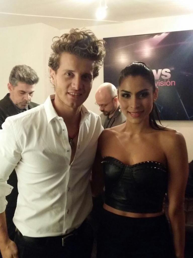 castellioficial's tweet photo. Nada como estar de promoción y coincidir con @Maria_LeonPL y @playalimbomusic un placer !! http://t.co/gGjJBOr3nL
