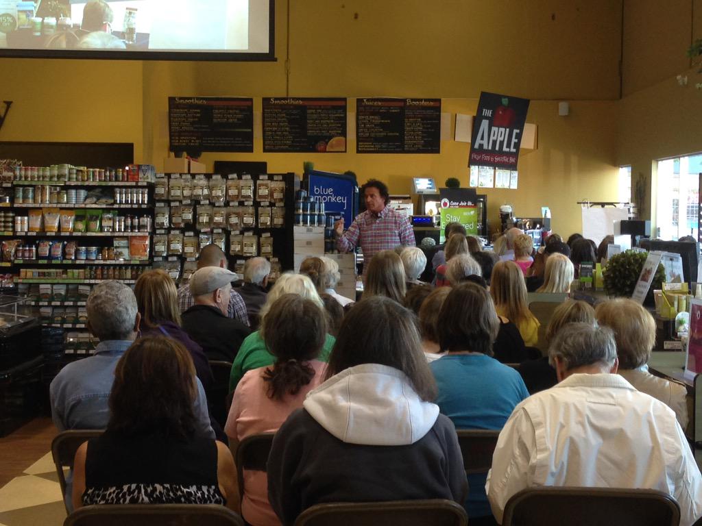 GHWestHeather's tweet photo. #samgraci speaking @naturesfare #Langley #stayenergized with @GenuineHealth #greensplus http://t.co/iPbiQF94wK