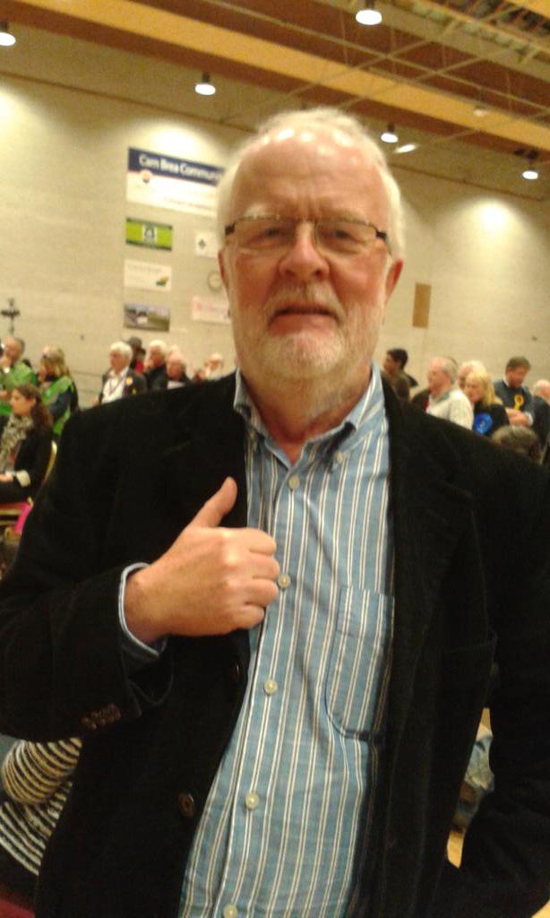 BartonLyn's tweet photo. Legendary cornish reporter and bard Colin Gregory at Camborne - attended first count in mid 60s #swelection #GE2015 http://t.co/uAyQ7NyO1f