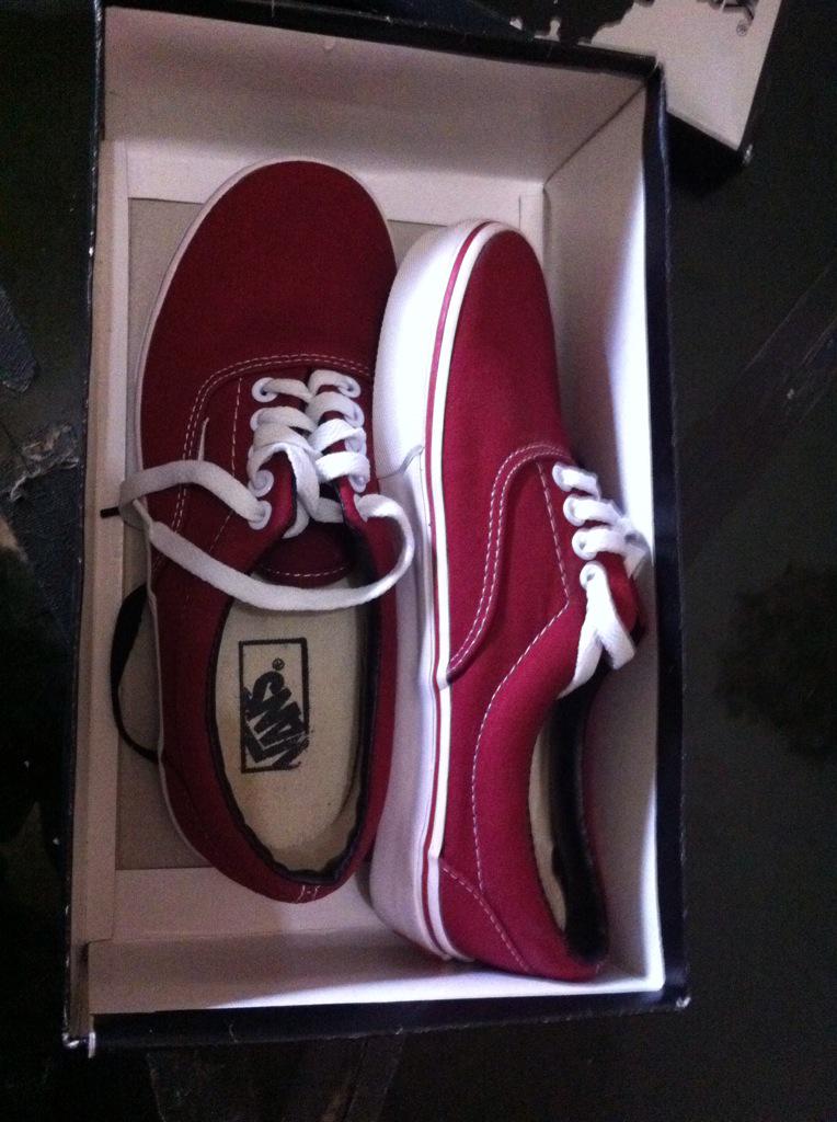 nova_lissa's tweet photo. Sama sama sayang :*{} "@aarwanda: Makasih banyak ya kado nya sayang {}:* suka kali :* @nova_lissa http://t.co/n4ddEzdTEY"