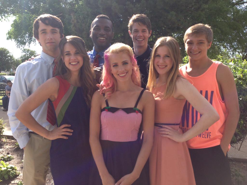whyyoucollin's tweet photo. BTS pic with some of the actors from the graduation scene! #PosthumanLive http://t.co/qpUb0v2H0I
