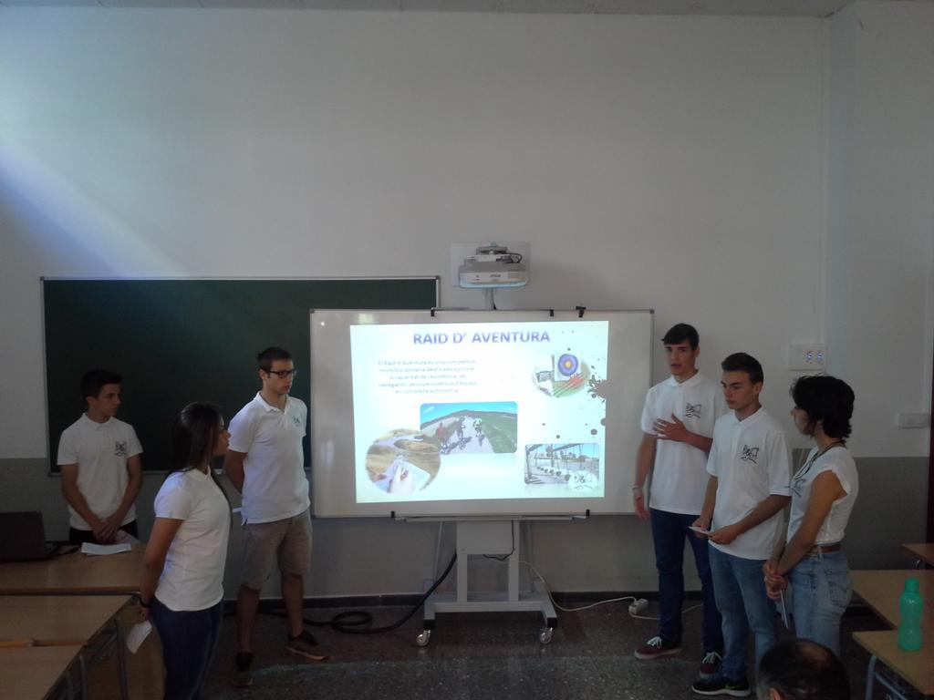 pablocorbi's tweet photo. @dyyyyyyyyyd #insCAR #CAFEMN presentació empresa i raid #sintesi15 #atope  @lluisff http://t.co/8Gvf58uxDV