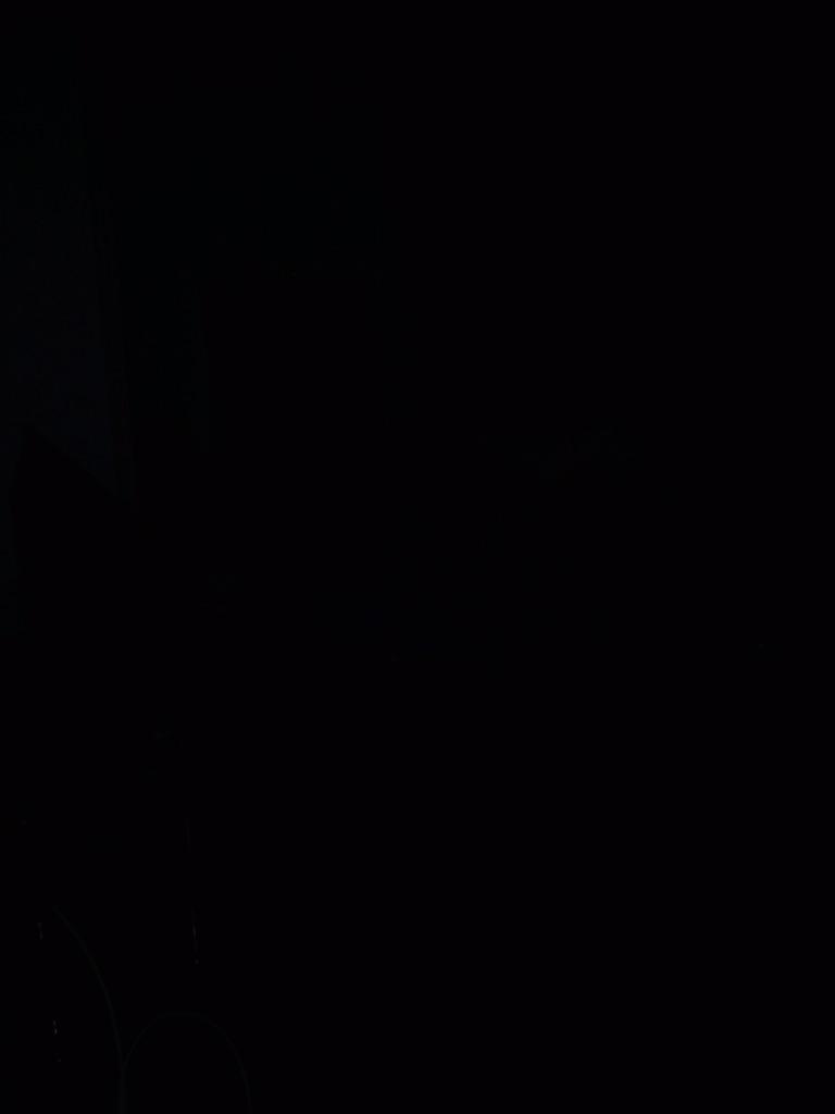 GoNzOuT's tweet photo. My room is darker than midnight can't sleep I need a texting boo http://t.co/43qen0ByrM