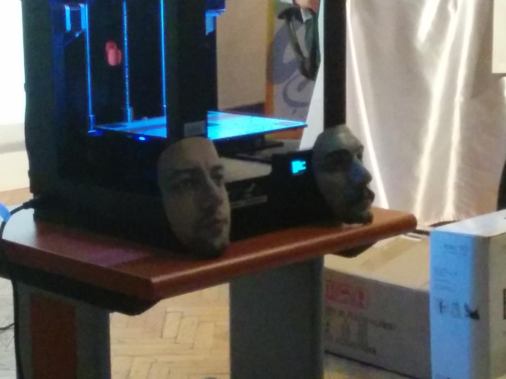 cankayahem's tweet photo. #3dprinting #3dyazıcı #cahembilisimgunleri http://t.co/LXpTFePCh2