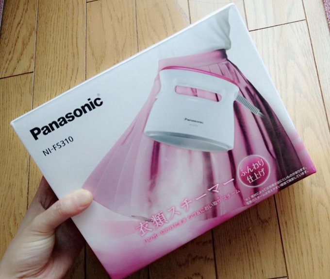 知り合いのかたからプレゼント♪(/&omega;＼* ハンガーかけたままできるスチームアイロン(о&acute;&forall;`о)凄く嬉しい😆⤴💓 http://t.co/QnK9q78AwP