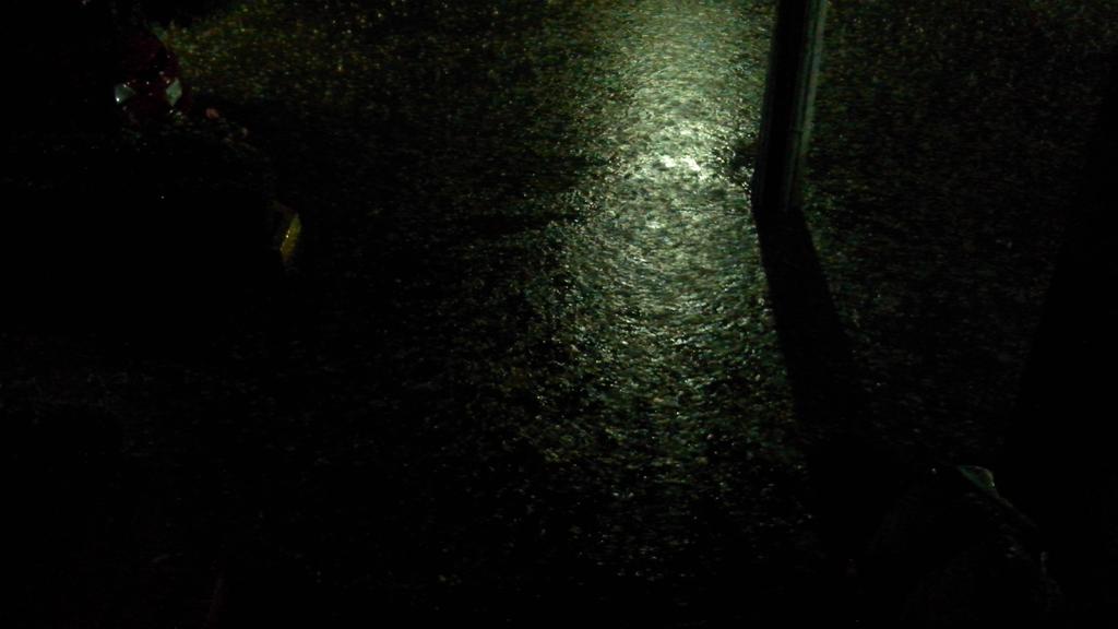 Jixi_H's tweet photo. DelegacionBJ Minerva (altura Hera) se está inundando, se han tapado las coladeras con basura. http://t.co/124UXE18EQ