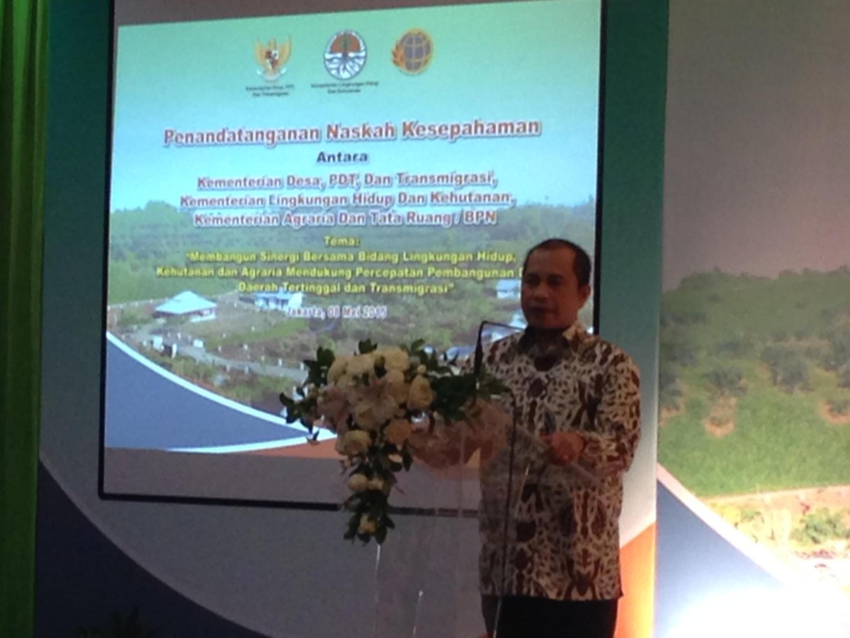 upilcilik's tweet photo. MenDesa "program transmigrasi terpadu memberi harapan baru pada kemakmuran rakyat" @marwan_jafar http://t.co/jRjzpyK46C ~ via @kemendesa