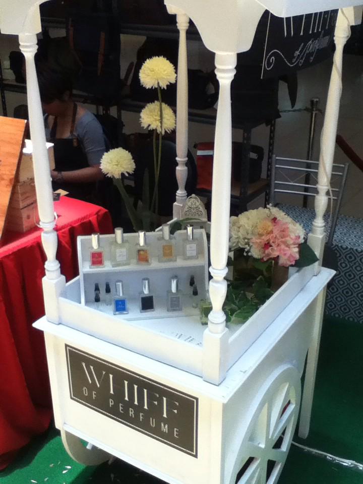 patjamlang's tweet image. Perfume perhaps? Whiff is definitely gonna attract the moms with this cute set up. #mothersdayfair #podiumMall