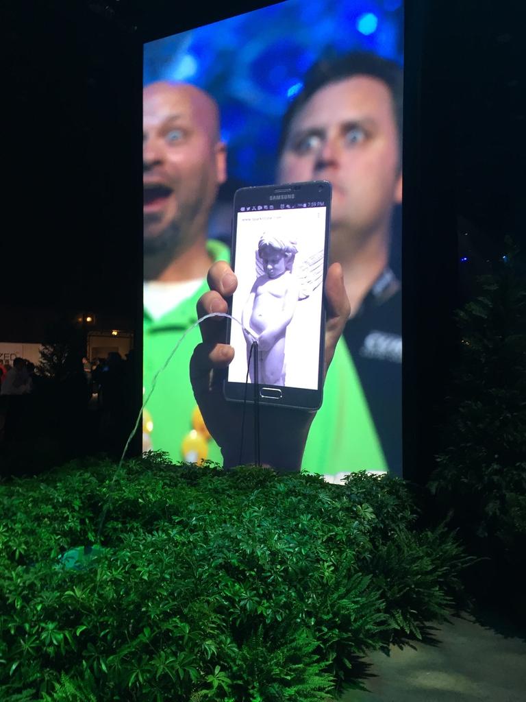cory_peters's tweet photo. #msignite thanks to @brandonsexton my fountain shenanigans were captured http://t.co/mejSlnKpcV