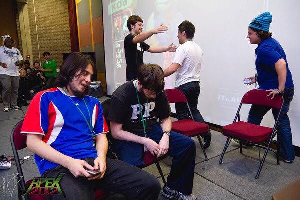 Javier_Ruix's tweet photo. Good Memories :) #apex2012 #Gomexico #top4 http://t.co/W1soMVqANA