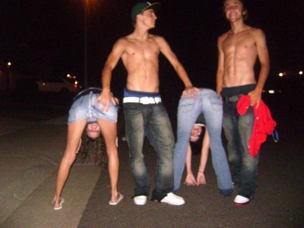 Kkrutz's tweet photo. Lmao @Travie_Traav @kittykalob http://t.co/1R56cGSRcs
