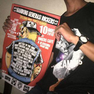 H-2 Bandung Generasi Rockers <a href="/BAGGERSMMXV/">BAGGERS</a> @Px_sickboy <a href="/Jonny_Rockers/">#TETAPBERDIRI</a> <a href="/Mullderr/">M. Sudrajat</a>