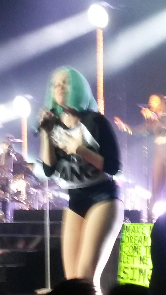BadLuckJessieJ's tweet photo. This is my "Jessie stop fucking moving" series http://t.co/erWC9YLflR