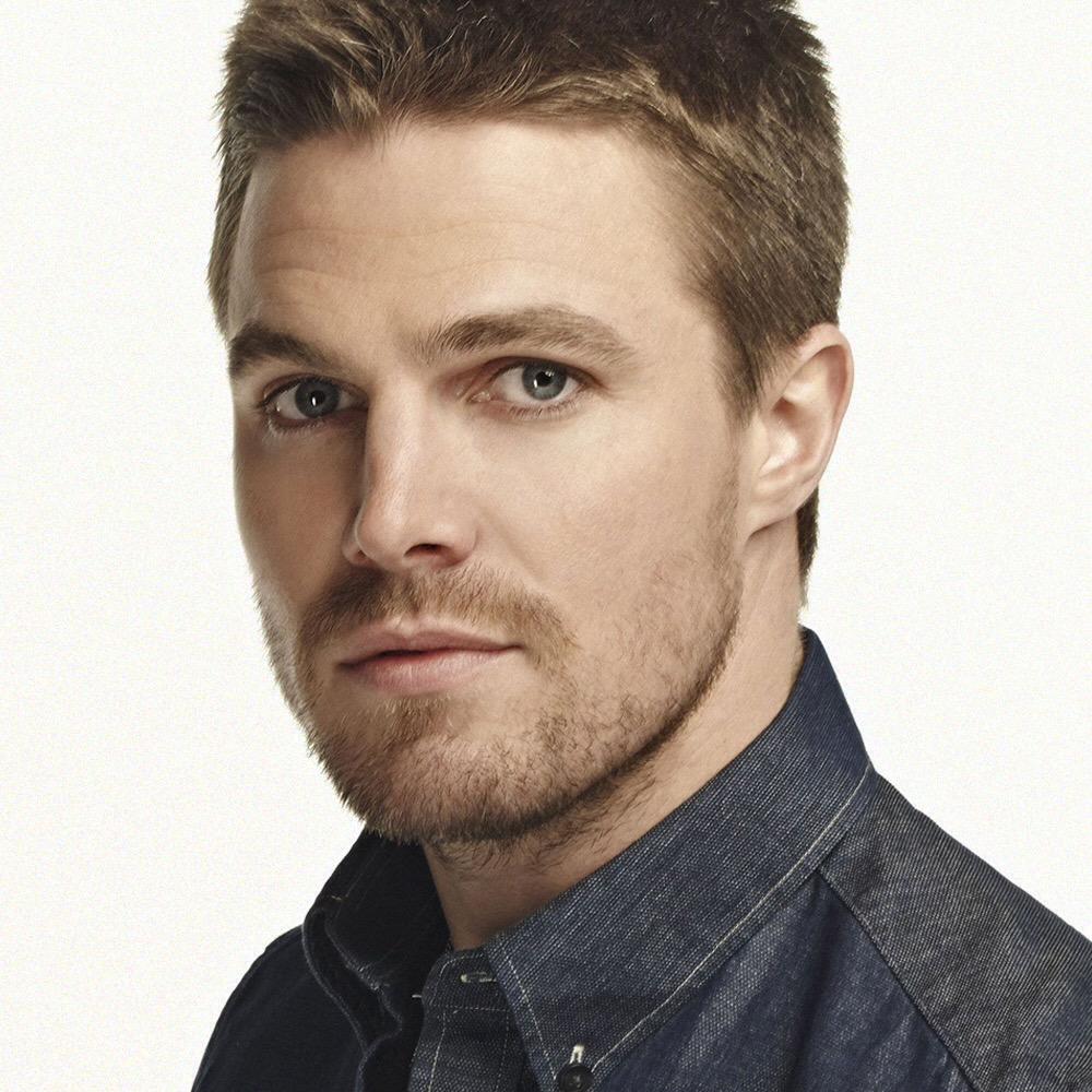 Buon compleanno o Happy birthday Stephen Amell (Oliver Queen/ Arrow). 
